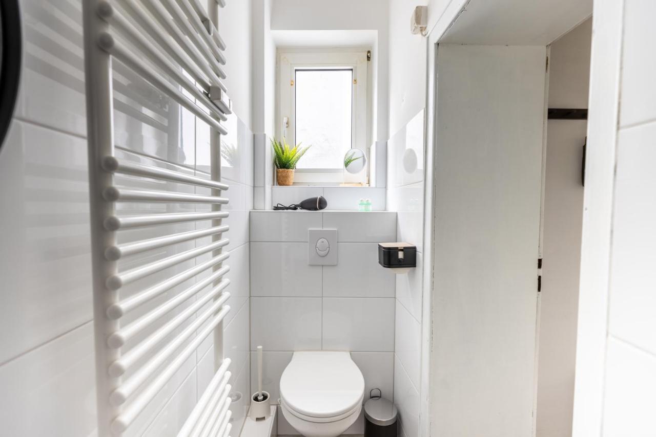 Perfekt Fuer 2! Wifi/ Netflix Apartamento Duisburgo Exterior foto