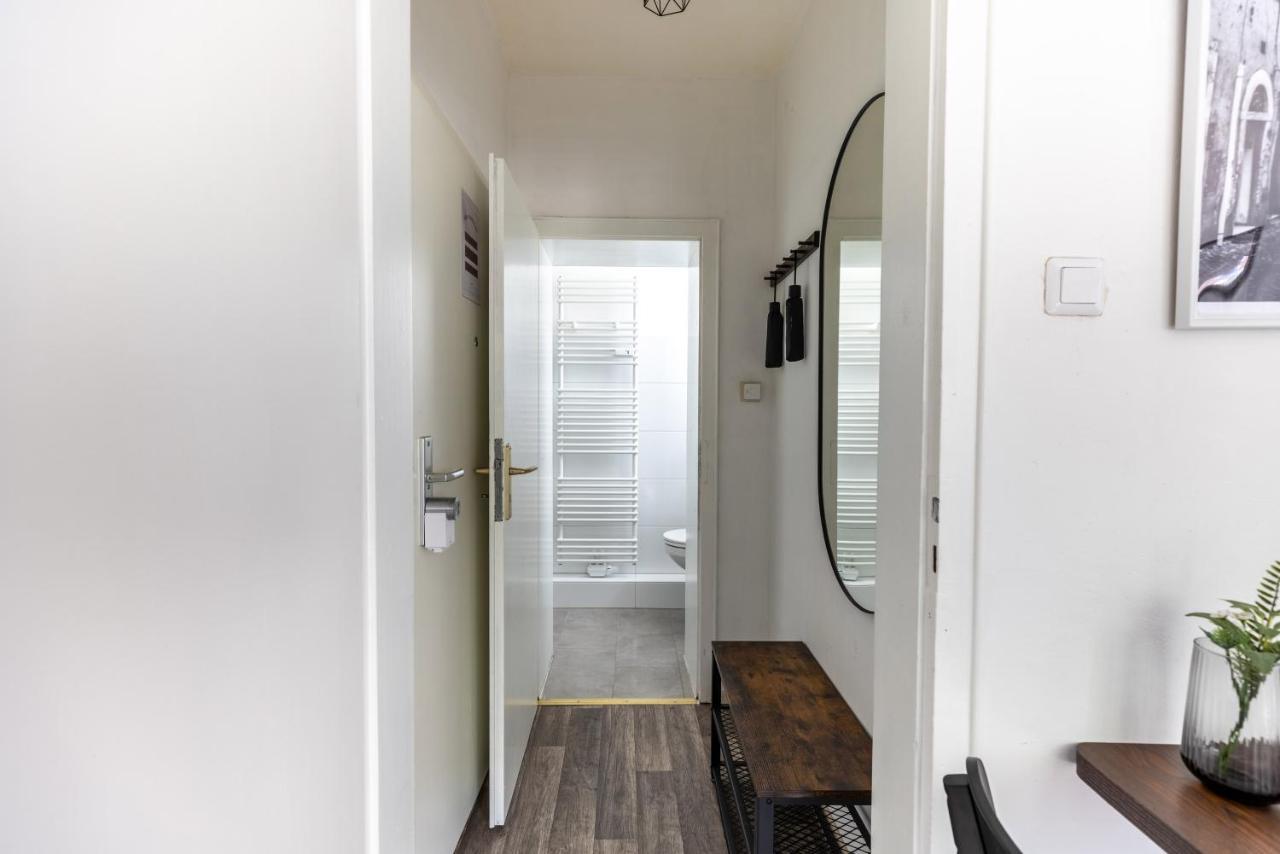 Perfekt Fuer 2! Wifi/ Netflix Apartamento Duisburgo Exterior foto