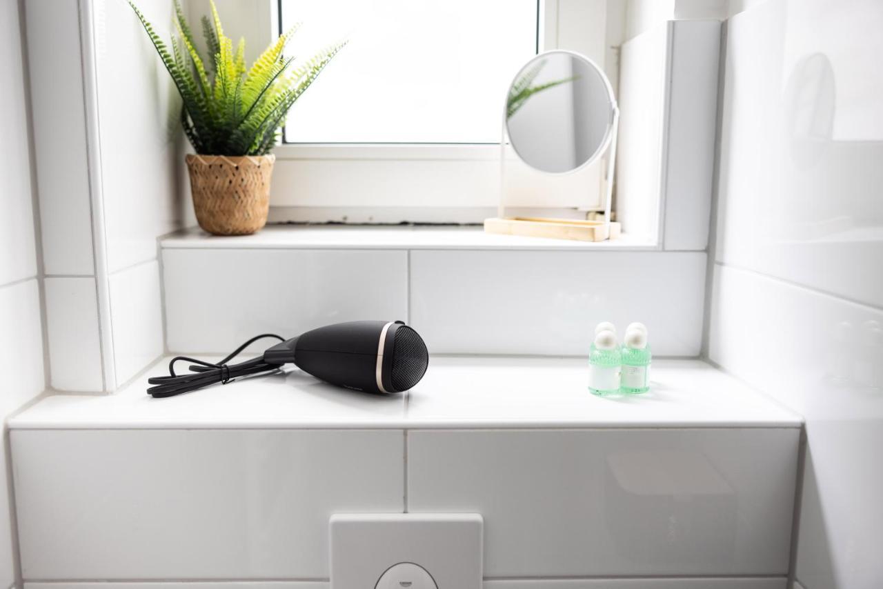 Perfekt Fuer 2! Wifi/ Netflix Apartamento Duisburgo Exterior foto
